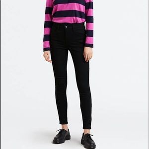 Levi’s Black Super Skinny Jeans 720 fit
